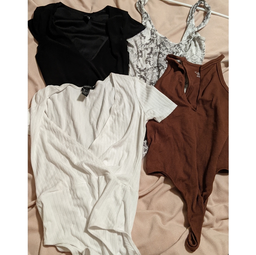 Bundle 4 bodysuits neutral colors XS